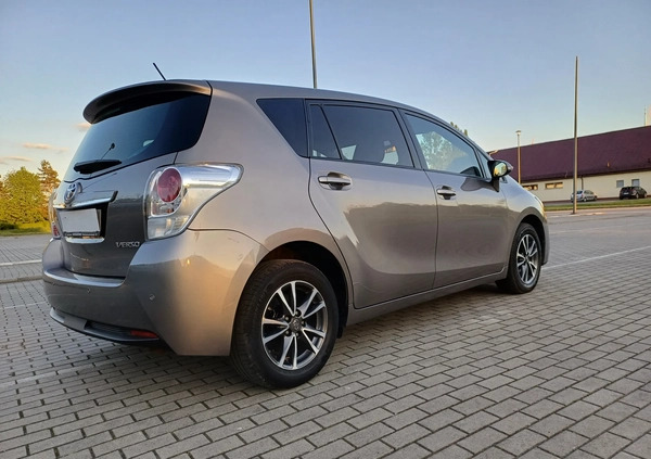 Toyota Verso cena 29900 przebieg: 230000, rok produkcji 2014 z Ostrów Lubelski małe 407